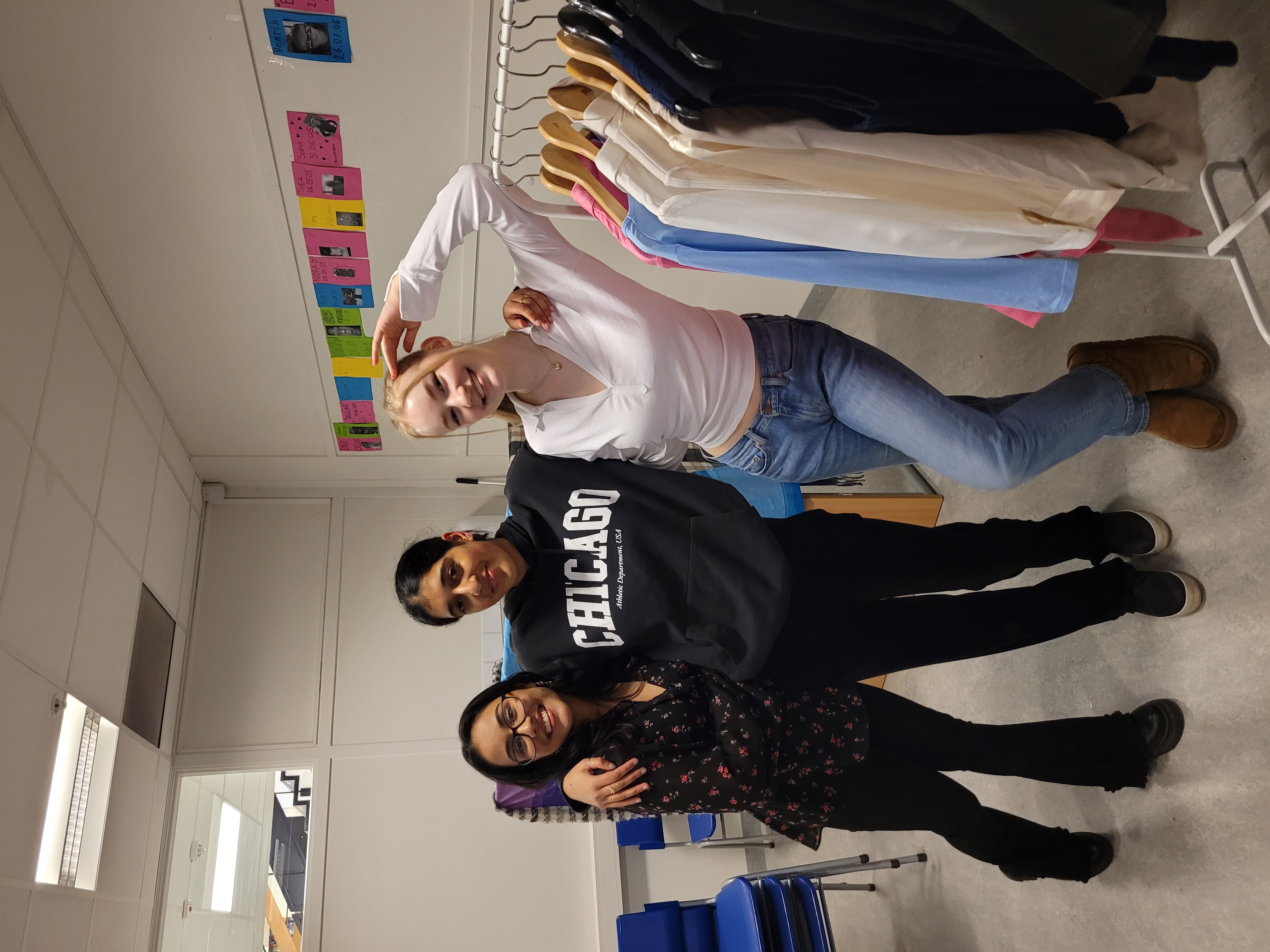 Engelsk 1 viser frem Charity project