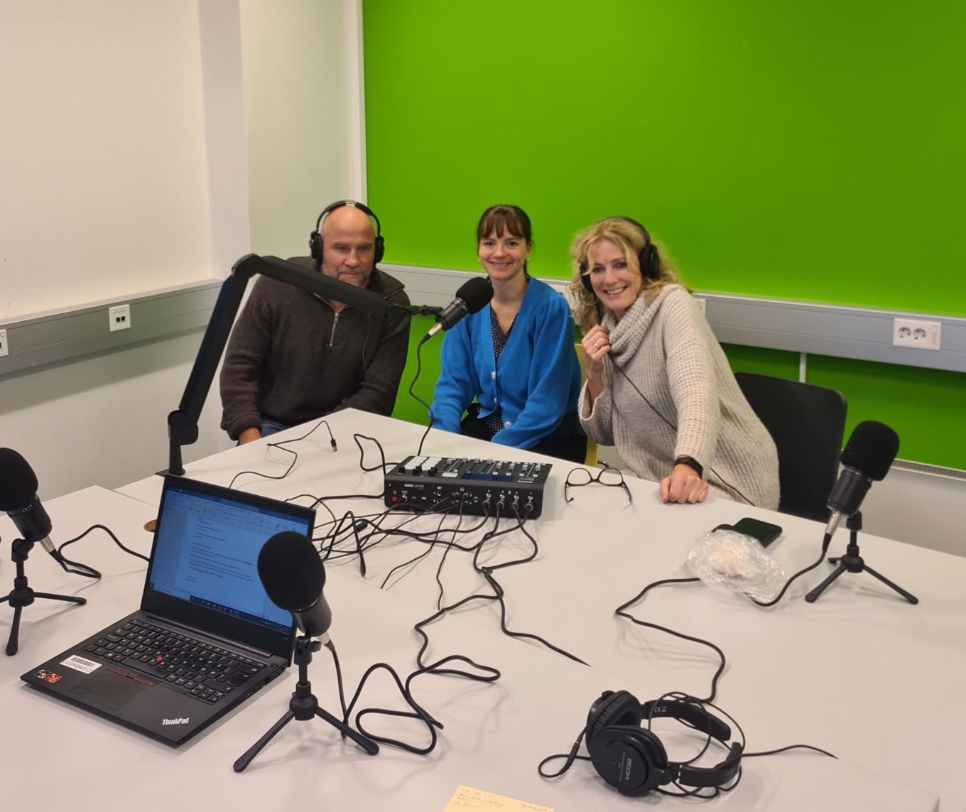 Lærere i podcaststudio