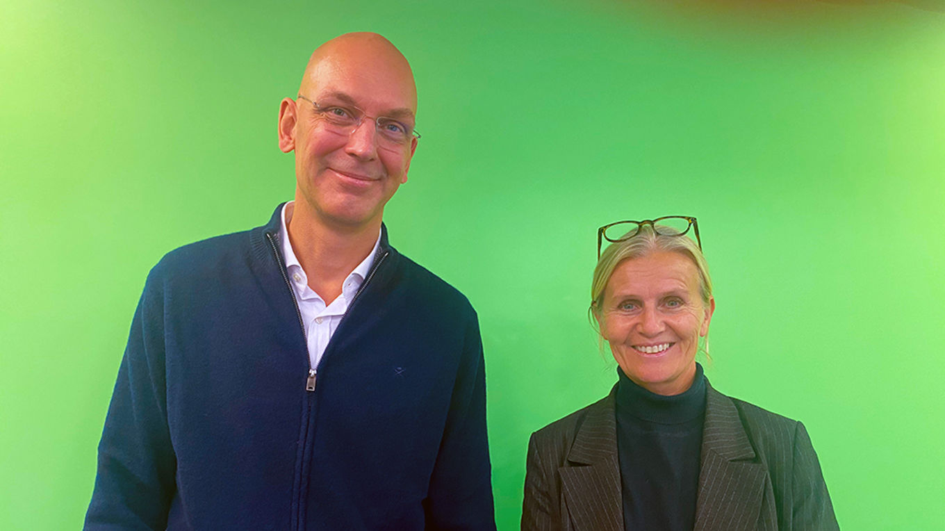 Foto: Sunniva Raknes / UiO Avdelingsleder ved Lambertseter VGS Thomas Fjeldvik Peterson og førsteamanuensis ved Institutt for lærerutdanning og skoleforskningAnn Elisabeth Gunnulfsen