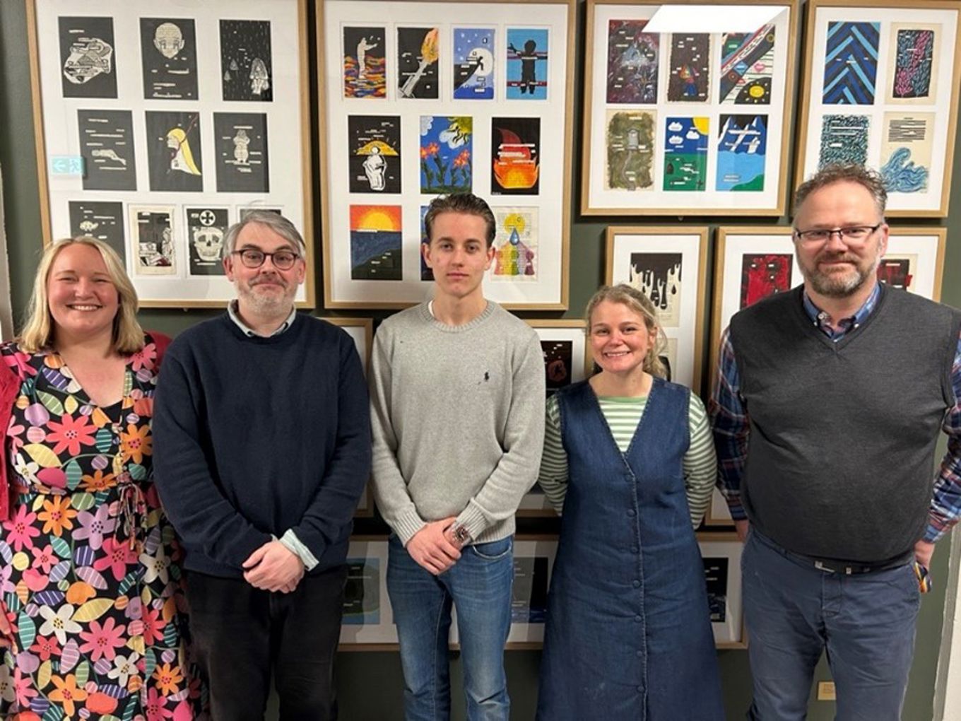 Foto: Lambertseter VGS en gruppe mennesker som poserer for et bilde